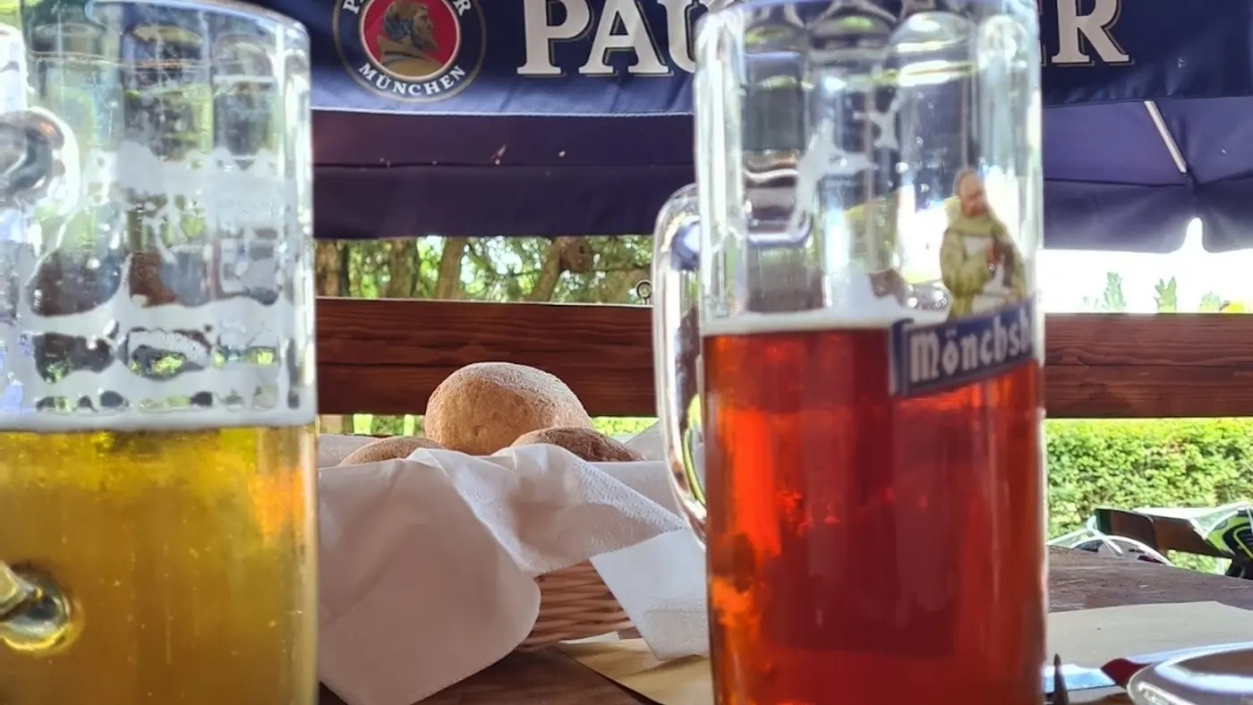 Boccali di birra alla Pora Cà