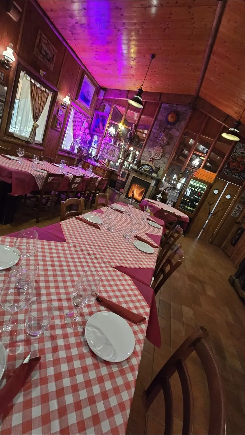 Sala interna della Pora Cà