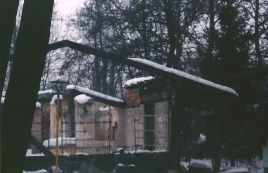 La Pora Cà dopo l'incendio del 2006, neve sui ruderi