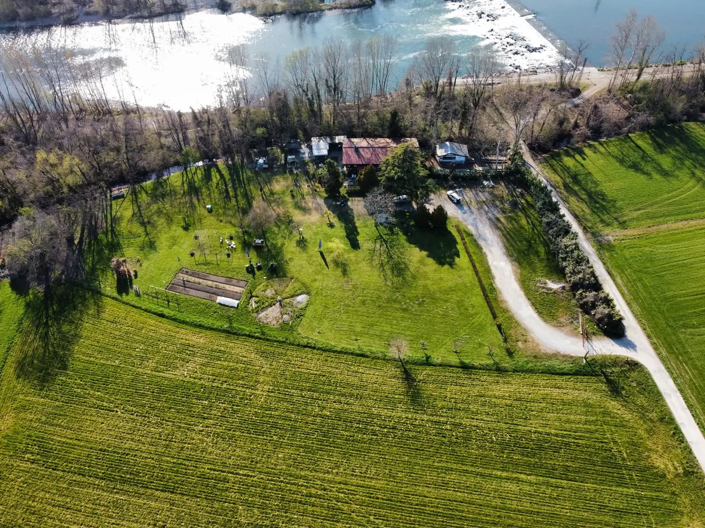 Vista aerea della Pora Cà sul fiume Adda, 2026